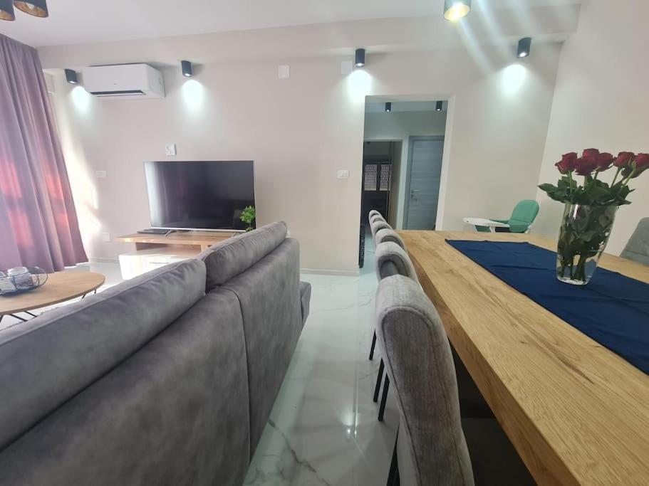 Mias Luxury Apartament *